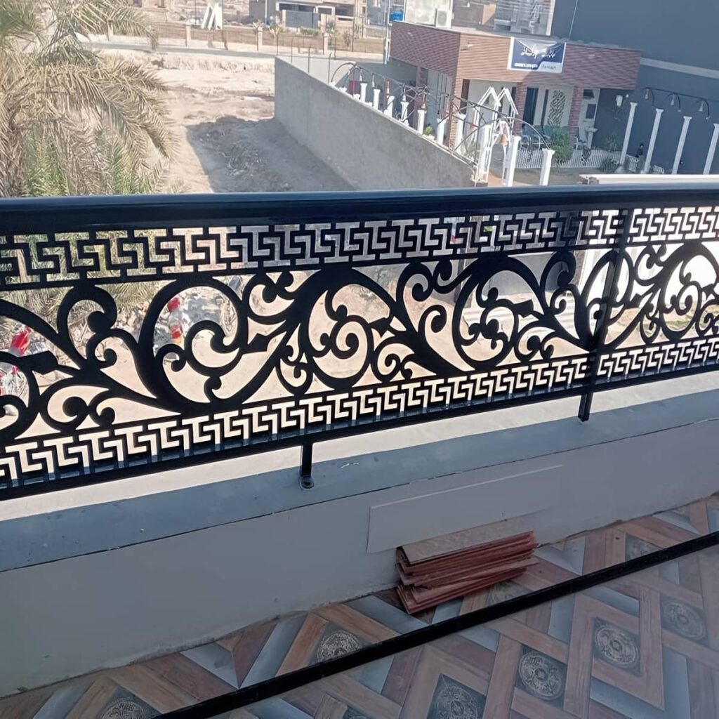 نرده بالکن ویلایی رشت طراحی کلاسیک