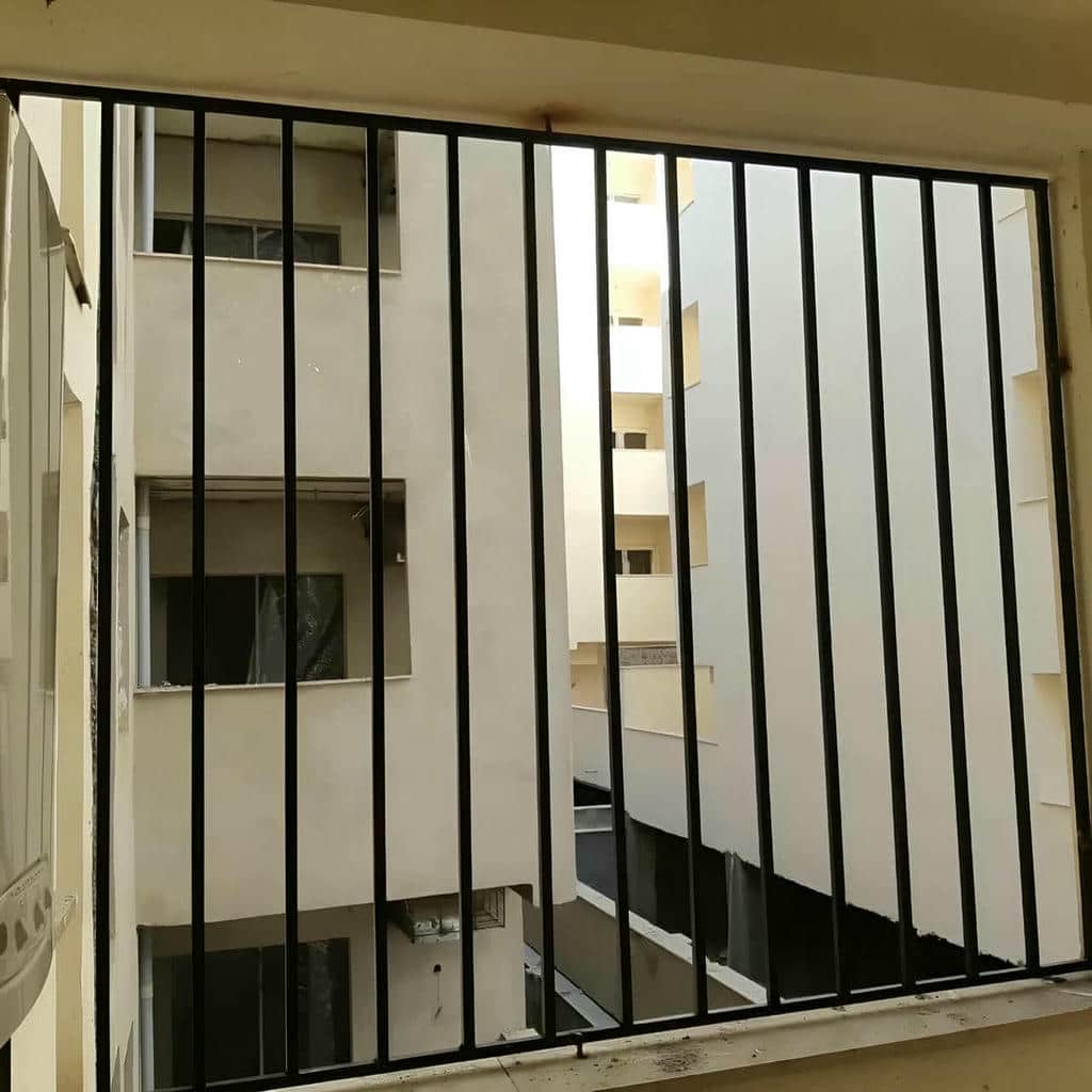 نرده پنجره فرفورژه رشت با طرح کلاسیک