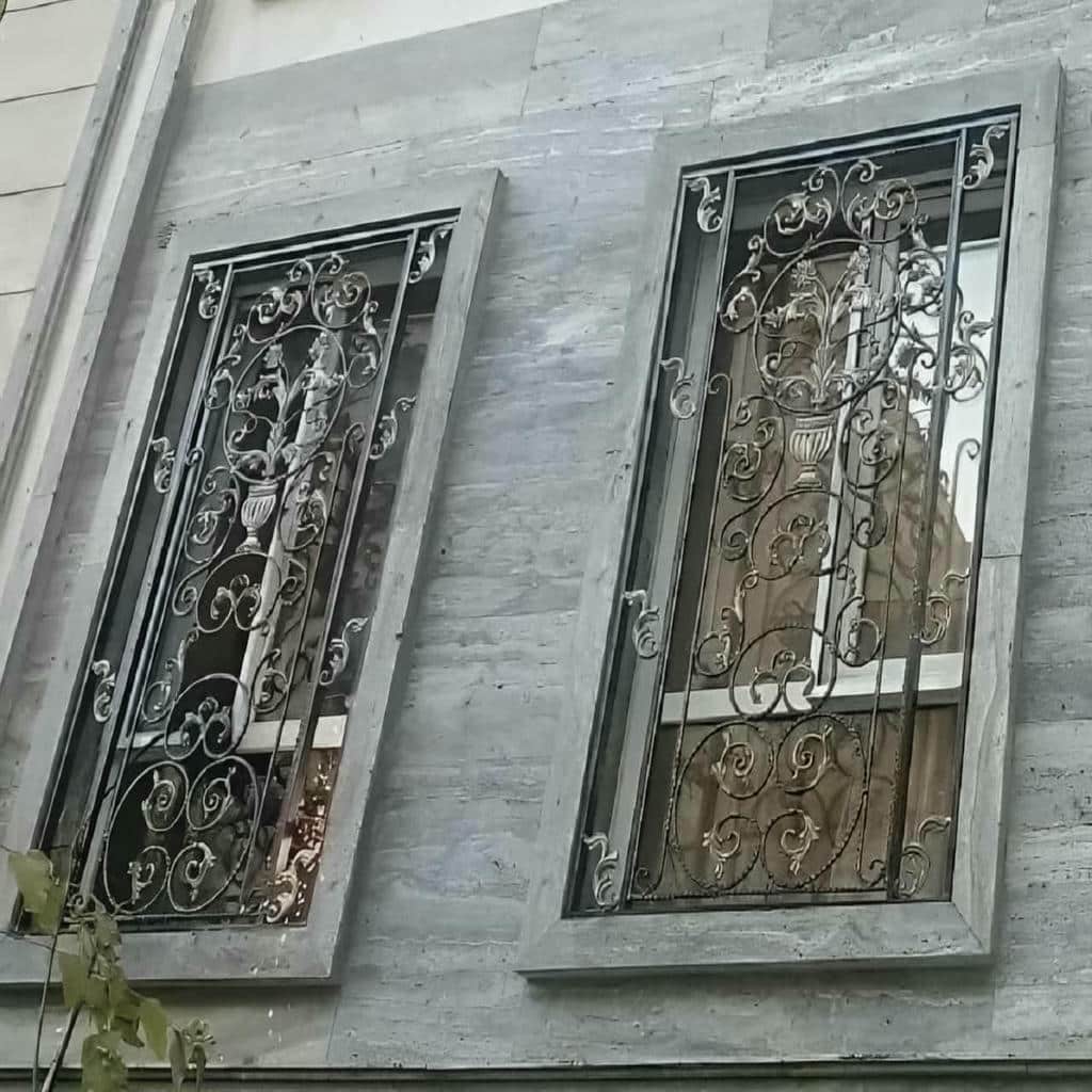 محافظ پنجره فلزی مدرن