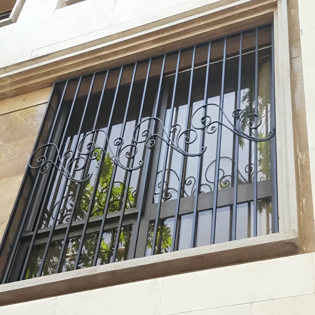 نرده پنجره فلزی طرح ساده