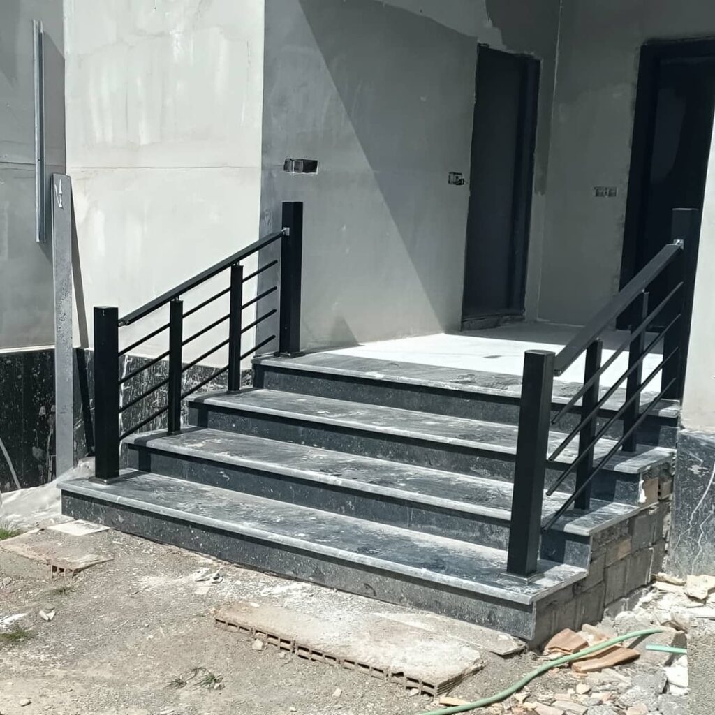 نرده تراس فلزی رنگ شده