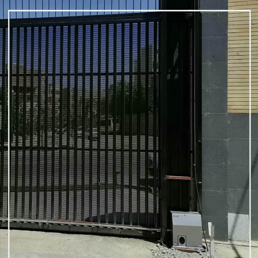 جک درب ویلایی رشت مدل بازویی سفید