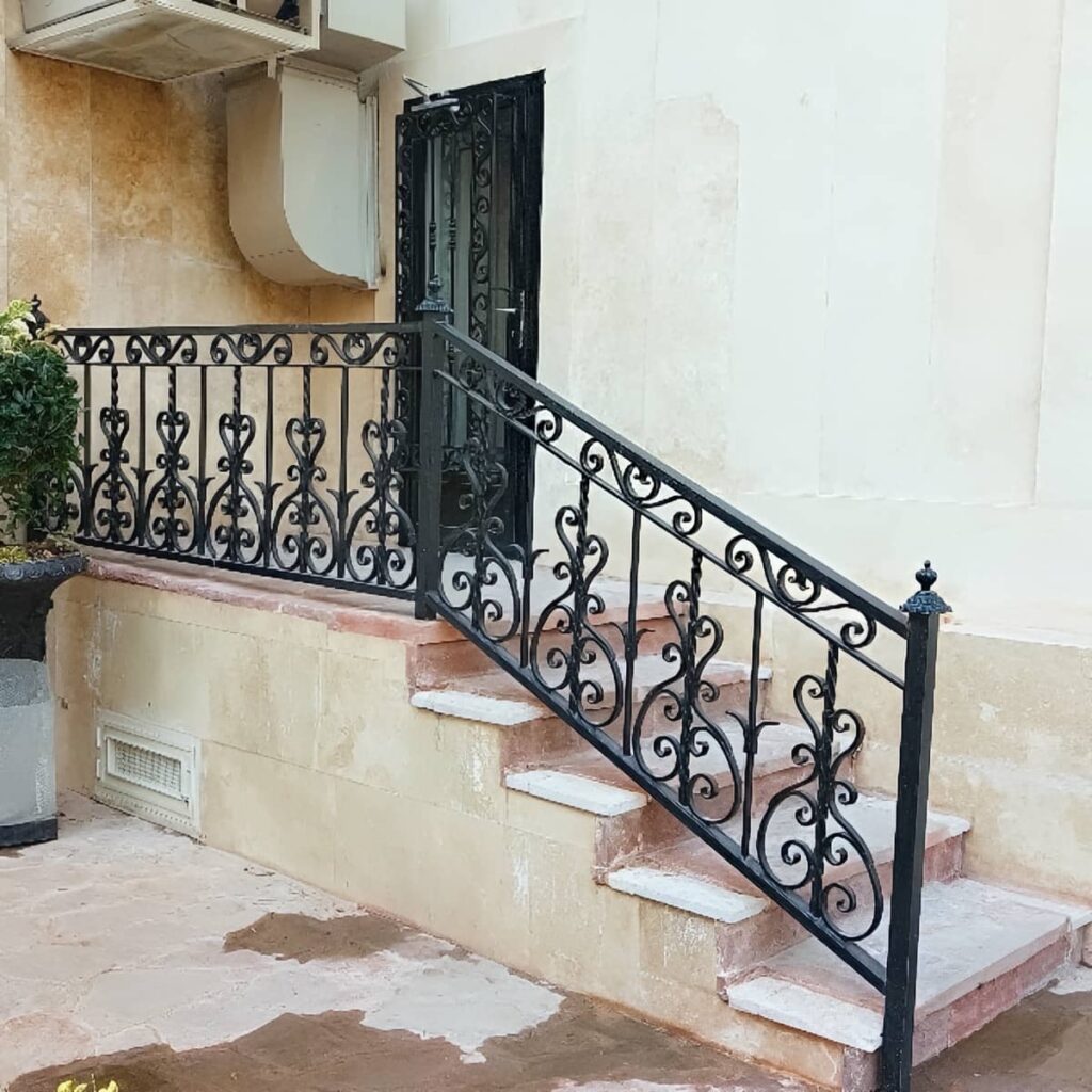 حفاظ تراس رشت با جزئیات فرفورژه