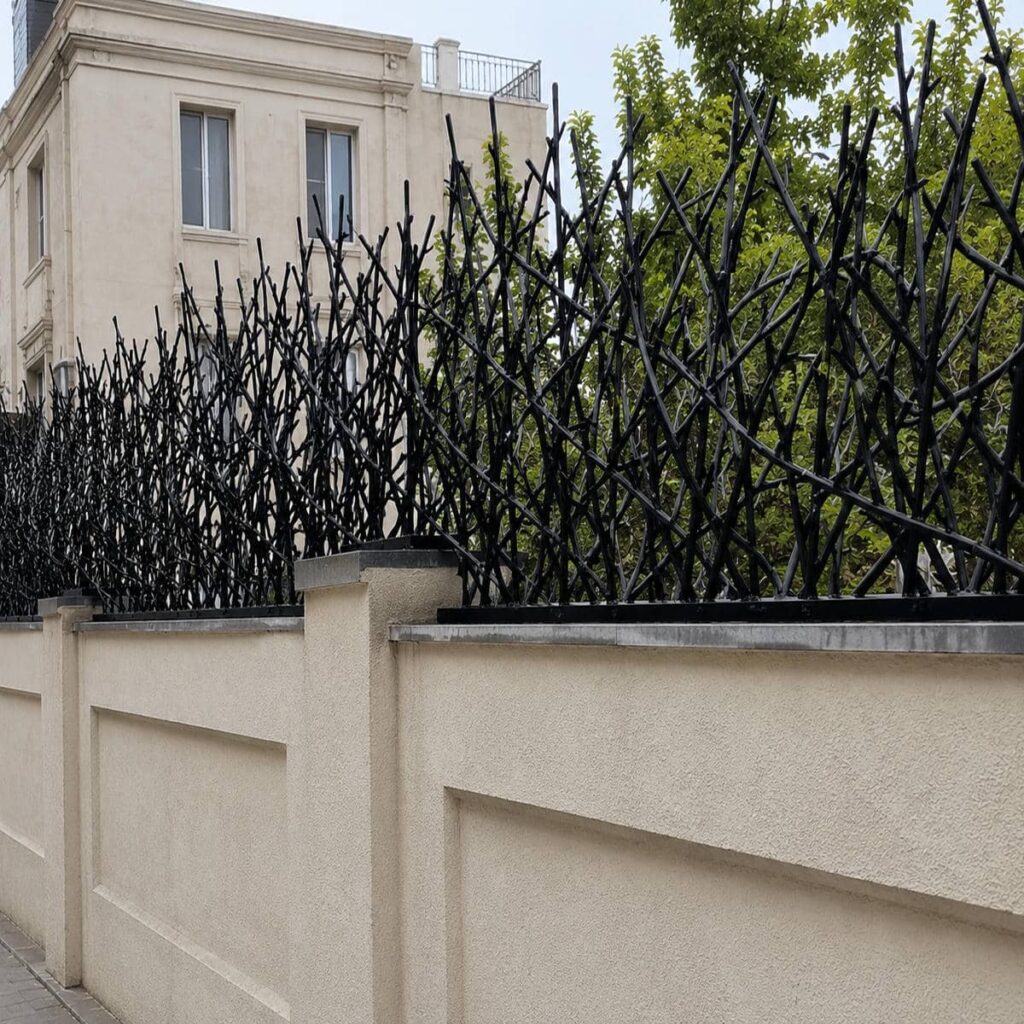حفاظ سرنیزه ای فلزی