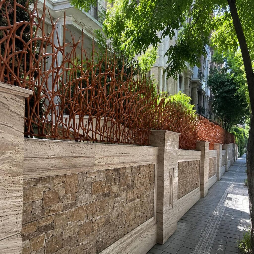 نرده حفاظ دیوار فلزی فضای باز